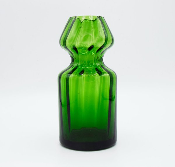 Vihreä lasimaljakko
